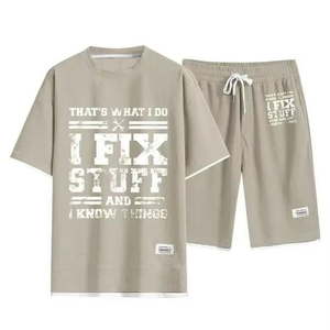 ชุดเซ็ตเสื้อยืดแขนสั้นและกางเกงขาสั้นลายไทไดสำหรับผู้ชาย 2 ชิ้น ชุดลำลองฤดูร้อนสำหรับผู้ชาย พร้อมรับสกรีนโลโก้ - Product Image 5