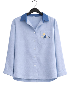 Ensemble deux pièces décontracté pour femme : chemise bleu clair et pantalon large bleu, en coton et lin, avec poches brodées florales, idéal pour l'été - Product Image 1