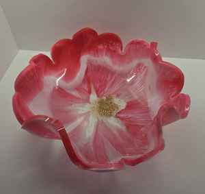 Bol décoratif artisanal en résine époxy rose clair moyen, design géode - Product Image 1