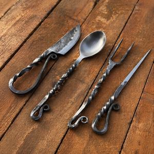 Ensemble d'ustensiles légers faits à la main par Edge Master Manufacture, 4 pièces, en acier au carbone avec étui en cuir - Product Image 5