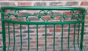 Rampe de balcon murale en fer forgé avec motifs décoratifs ; résistante à la rouille, facile à assembler et adaptée à une utilisation en extérieur. - Product Image 2