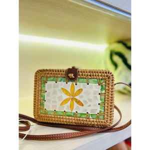 Sac de plage en rotin incrusté de nacre, accessoire d'été - Product Image 3