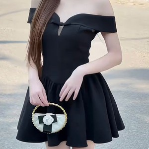 เดรสสั้นทรงเอไลน์แบบวินเทจสุดหรู ดีไซน์ผูกโบว์ด้านหน้า เปิดไหล่ กระโปรงบานเข้ารูปช่วงเอว ระบายอากาศได้ดีสำหรับผู้หญิง - Product Image 4