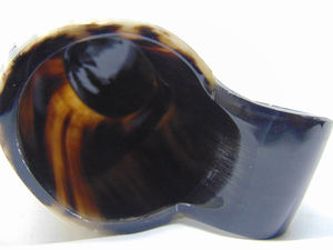 Jarra de Cerveza Tallada en Cuerno de Búfalo 100% Natural con Borde de Aluminio, Ligera y Duradera para Beber - Product Image 4