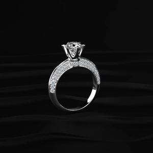 Anillos de compromiso de moissanita redonda brillante de 2 quilates creados en laboratorio, éticos, para grupos de compra de joyería de gran volumen y diseñadores - Product Image 2