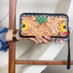 Cartera de mano de cuero genuino de alta calidad, nueva, hecha a mano, con diseño floral de cactus, para mujer, estilo occidental, grabada. - Product Image 1