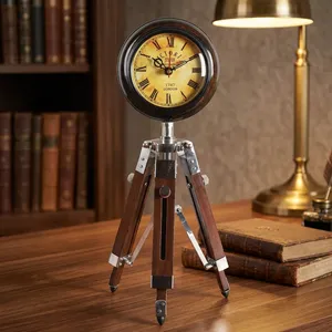 Reloj de Escritorio Vintage con Trípode, Patas de Madera, Movimiento de Cuarzo, Números Romanos, Diseño Tradicional, Funciona con Batería, Proyección - Product Image 3