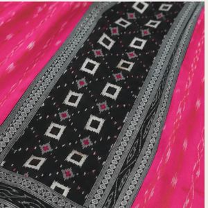Ikkat Arts - Vestido Anarkali Bandhani Bloom en Rosa Intenso y Negro - Product Image 6