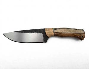 Outil utilitaire robuste d'extérieur en acier au carbone, fabriqué à la main, avec manche segmenté en bois - Product Image 1