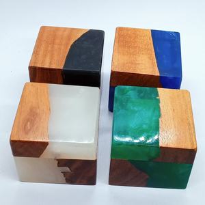 Boîte à bagues hexagonale en résine et bois |   Plateau à bijoux de qualité supérieure avec doublure en velours |   Couleur/taille/logo personnalisables |   Cadeau Écologique pour Demoiselle d'Honneur - Product Image 3