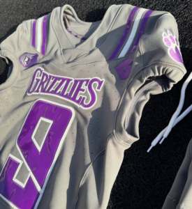Uniforme de Fútbol Americano Personalizado para Hombre, Sin Mangas, Cuello en V, Malla Transpirable, Impresión Sublimada, Nombre del Equipo, Logotipo Frontal, Morado y Gris - Product Image 2