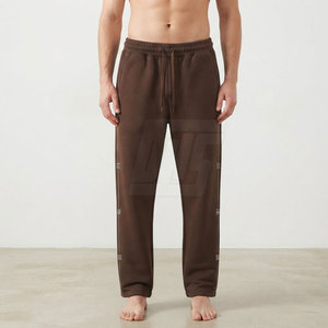 Pantalones Elegantes de Piedras para Hombre con Corte Ajustado, Detalles de Pedrería y Diseño Moderno para la Noche - Product Image 3