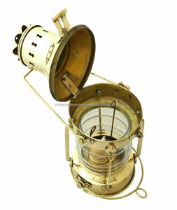 Lanterne Nautique Artisanale en Laiton Plaqué Or Antique, Lampe à Pétrole Maritime Vintage, Luminaire Décoratif Marin Suspendu pour Bateau - Product Image 5