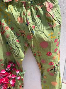 Pyjama personnalisé à imprimé floral pour femme, pyjama de vacances, pyjama floral de mariée, ensemble de pyjama floral monogrammé, Bridesmaid Pro - Product Image 4