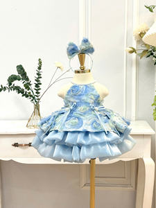 Vestido de Princesa Bao Tran COOL BLUE ROSE para Niñas, Transpirable, Ecológico, Diseño en Capas de Tafetán y Malla de Lino, Flores 3D y Perlas - Product Image 4