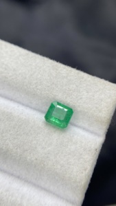Émeraude naturelle certifiée du Zambie, taille carrée, avec un bel éclat, pierre précieuse non montée pour la création de bijoux, 0,95 carat - Product Image 6