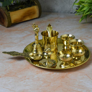 Ensemble Pooja Thali en laiton uni de 8 pouces avec diyas, bols Kumkum, support Agarbatti et accessoires - Product Image 2
