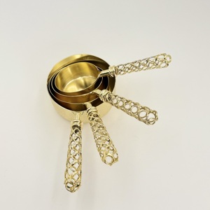 Nuevo Producto Listo para Enviar: Taza Medidora de Acero Inoxidable Dorada con Asa de Alambre de Hierro, Herramientas para Hornear, Utensilios de Medición en India - Product Image 2