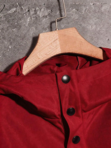 Conjunto Deportivo Ligero Resistente al Agua y al Viento para Hombre, Chaqueta con Capucha y Cierre de Media Cremallera, Corte Regular, Tejido de Poliéster - Product Image 4