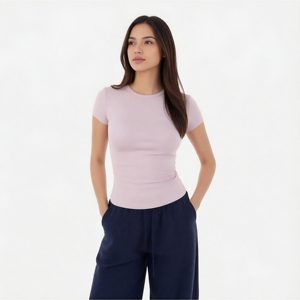 T-shirt en tricot pour femme, couleur lilas, manches courtes, col rond, coupe ajustée, style minimaliste, à porter toute l'année - Product Image 1