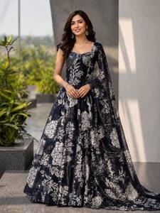 Conjunto de Lehenga Jmy Chu con diseño digital impreso y bordado con lentejuelas, con blusa y Dapatta, listo para usar. - Product Image 1