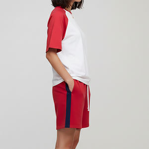 ชุดเสื้อยืดแขนสั้นและกางเกงขาสั้นทรงหลวมคุณภาพพรีเมียมสำหรับฤดูร้อนสำหรับผู้หญิง พร้อมโลโก้สกรีนแบบกำหนดเอง ชุดออกกำลังกาย - Product Image 2