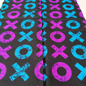 Tissu exclusif à imprimé cire africaine Togo en coton lisse pour vêtements et accessoires personnalisés avec de riches motifs traditionnels - Product Image 1