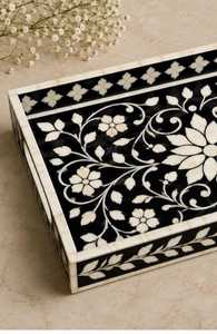 Plateau Organisateur Décoratif Rond Artisanal Haut de Gamme en Os Incrusté avec Motif Mosaïque Géométrique Intemporel pour Bijoux, Parfums, Bougies - Product Image 5