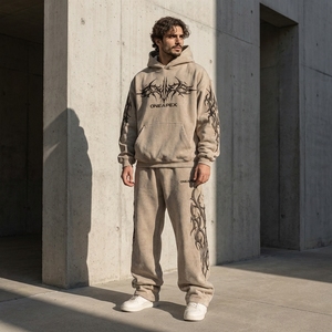 Ensemble survêtement streetwear pour homme, beige, coupe oversize, sweat à capuche et pantalon de jogging, logo brodé personnalisé, coton épais, deux pièces - Product Image 5