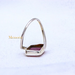 Anillo Asimétrico de Plata de Ley 925 con Rubí Natural Rectangular Facetado en Bisel, Joyería Fina, Memoria Jewels, Venta al Por Mayor - Product Image 2