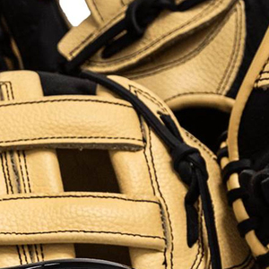 Guante de Béisbol Personalizado K.A-T995 de Aleación de Aluminio con Costuras Amarillas para Uso en Juegos de Softbol - Product Image 6