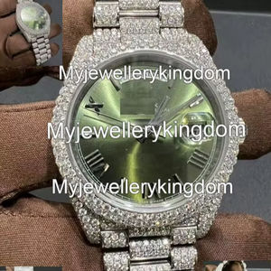 Montre à cadran en verre VVS1, sertie de moissanite et d'acier inoxydable, taille brillant ronde, étanche 10 bars, sans fermoir - Product Image 1