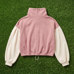 เสื้อฮู้ดผู้หญิงสีชมพูผ้าฟลีซ แขนเสื้อสีครีมตัดกัน คอสูง สตรีทแวร์สั่งทำได้ ขายส่งเสื้อสเวตเชิ้ต - Product Image 6