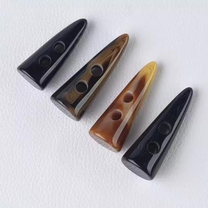 Botón de cuerno de búfalo de nuevo estilo en oferta, 30mm y 50mm, todos los colores, 2 agujeros, estilo ángel, para decoración de camisas, ropa y zapatos de PU - Product Image 1