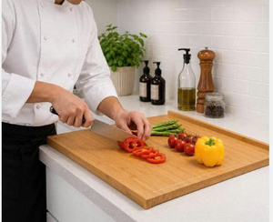 Planche à découper plate en acacia de grande taille avec rainure pour les jus, pour comptoir de cuisine ou restaurant, OEM personnalisé Vietnam HORECA - Product Image 3
