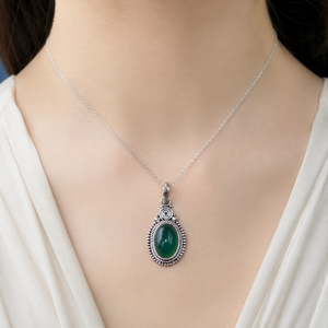 Colgante Artesanal Ovalado de Ónix Verde con Engaste de Plata de Ley 925, Collar Vintage Chapado en Oro Rosa - Product Image 2