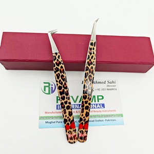 Pince à cils professionnelle en acier inoxydable à motif guépard, 90/45 degrés, pour volume et précision, pour artistes en extensions de cils et professionnels de la beauté - Product Image 2