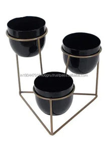 Maceta con soporte triangular de metal negro y dorado de la mejor venta para mesa de jardín y hogar - Product Image 3