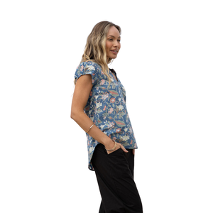 Camisa estampada para mujer, elegante blusa con botones y estampado moderno y a la moda. - Product Image 2
