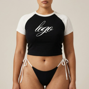 Ensemble de maillot de bain 2 pièces pour femme en polyester tricoté, bleu et jaune, avec haut court à manches raglan, imprimé logo et lettres, écologique, avec détail à la taille - Product Image 6
