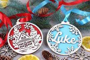Adorno Navideño Colgante de Madera Hecho a Mano con Opción de Grabado Personalizado - Product Image 6