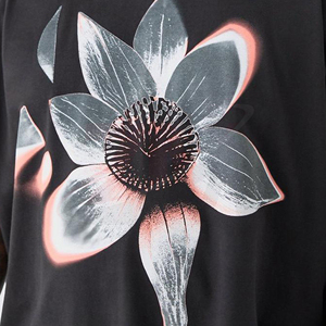 Camiseta de Hombre Oversize Estampada con Efecto Ácido, de Algodón Suave, Estilo Urbano y Moderno - Product Image 5