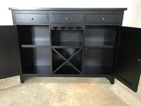 Un élégant meuble à vin moderne en bois de mahogany massif à 2 sections, magnifiquement conçu, avec un rangement élégant pour l'ameublement de la maison