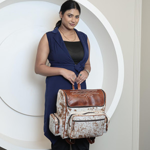 Cheveux occidentaux sur peau de vache naturelle botte point couche sac à dos fait à la main en cuir véritable sac à dos de voyage de luxe pour unisexe - Product Image 2