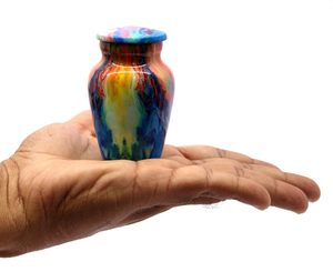 Urne en céramique faite à la main, forme ronde, design bohème, glaçure pigmentée, objet d'art, souvenir de sympathie, vase de table - Product Image 2