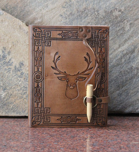 Carnet de notes en cuir marron antique avec tête de cerf embossée, papier recyclé en coton, idéal pour cadeau et voyage - Product Image 5