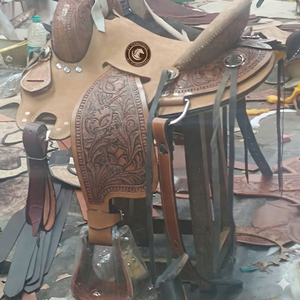 Sillas de Montar de Cuero Occidental de Alta Calidad Personalizables para Caballos de Talla 10-18, Ideales para Carreras de Barriles, Carreras de Trail y Paseos de Placer - Product Image 2