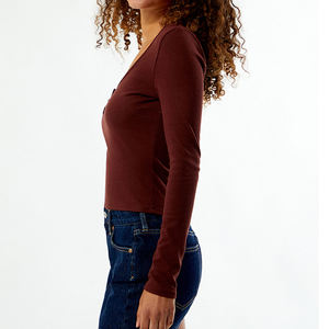 Camiseta Henley Corta de Verano para Mujer, Personalizada, Bordada, al por Mayor, OEM, ODM, Alta Calidad, 100% Algodón, Transpirable - Product Image 5