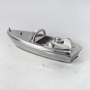 Modèle de bateau rapide en métal moulé sous pression, objet décoratif de bureau, cadeau promotionnel original, sculpture de bateau polie pour la décoration - Product Image 5