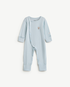 Combinaison bébé ajustée en modal côtelé, mignonne et écologique, à manches longues avec boutons-pression pour nouveau-né garçon, ODM Ho Chi Minh City - Product Image 1